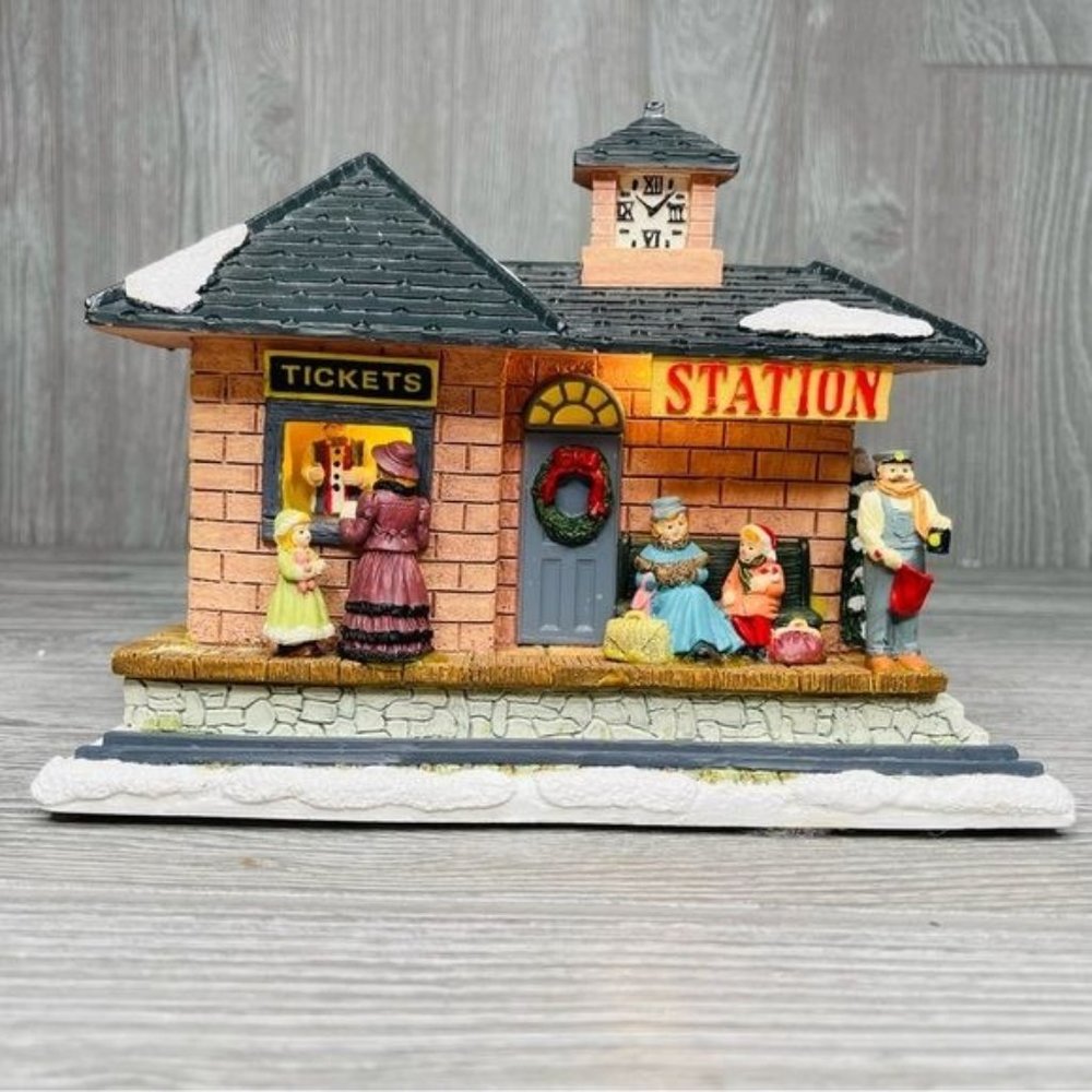 Roman Inc. Dickens Christmas Light Up Train Station Christmas village figurine